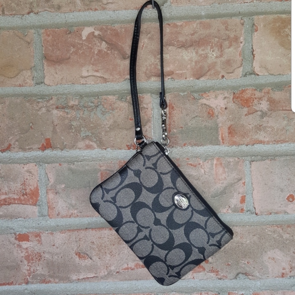 Coach Signature Wristlet. - Picture 2 of 3